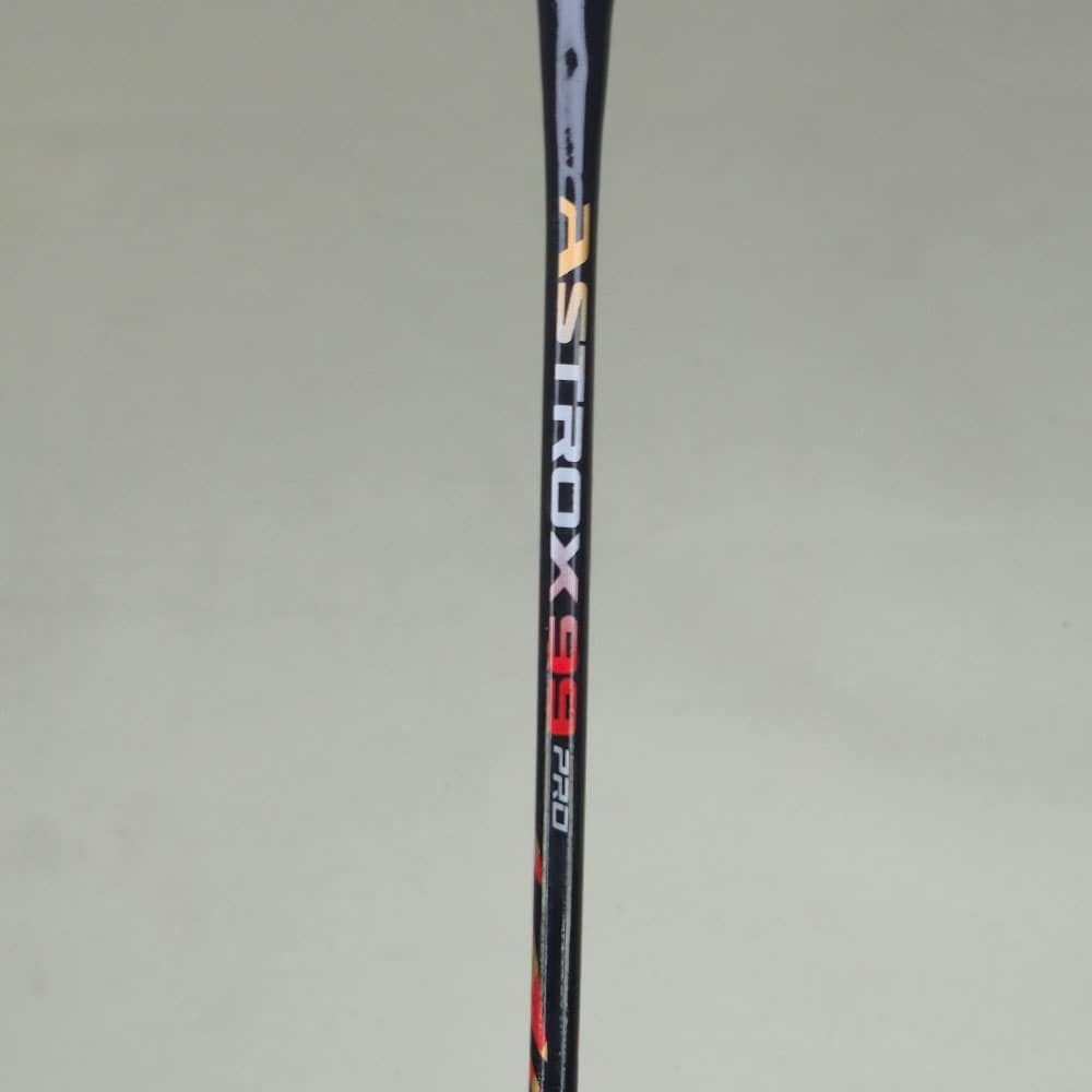 راکت بدمینتون یونکس مدل ASTROX 99 Pro